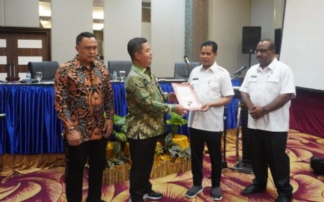 Kemendagri Serahkan Hasil Asistensi Dokumen RKPD 2023 Tiga DOB Papua