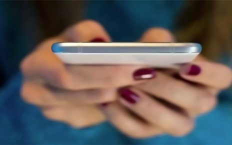Sudah Kecanduan Ponsel? Waspadai Berbagai Hal Berikut