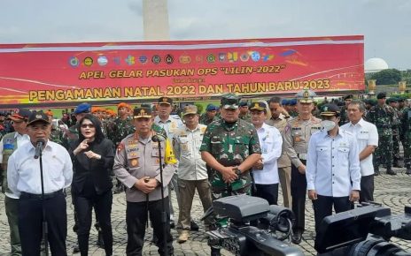 Kapolri dan Panglima TNI Pimpin Apel Pasukan Terpusat Operasi Lilin 2022