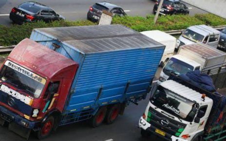 Kakorlantas: Kendaraan Sumbu 3 Roda Dilarang Masuk Tol Selama Nataru
