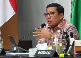 Mendagri) Tito Karnavian mengingatkan bahwa kenaikan harga barang akan terjadi pada periode Natal dan Tahun Baru (Nataru). Menurutnya, hal ini perlu