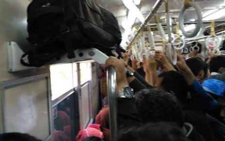 Naik Transportasi Publik Bikin Pegal, Nyeri Sendi, dkk? Coba Hadapi dengan Tips Ini