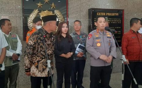 Kapolri Jenderal Listyo Sigit Prabowo mengatakan, mengerahkan 166.000 personel untuk melakukan operasi pengamanan selama libur Natal 2022 dan Tahun Baru 2023 (Nataru).