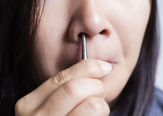 Suka Cabut Rambut Hidung Ternyata Bahaya Bagi Kesehatan