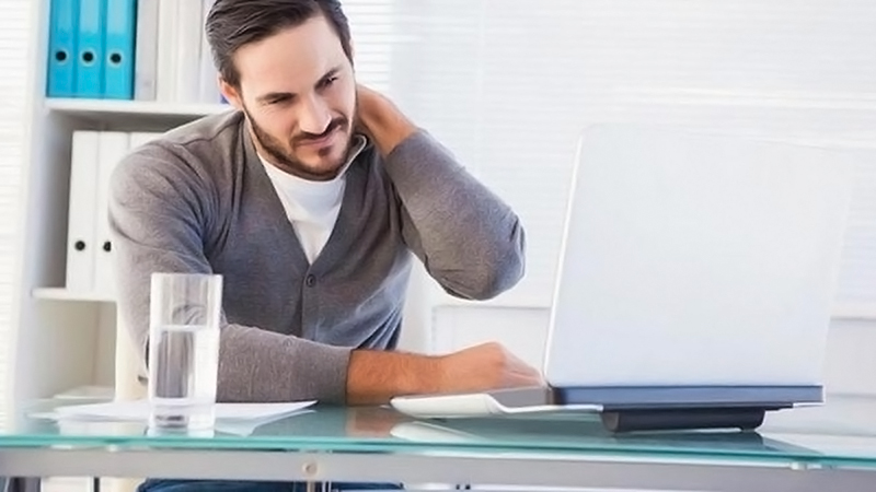 Lagi Kerja Tapi Pegal? Atasi dengan Tips Berikut Ini