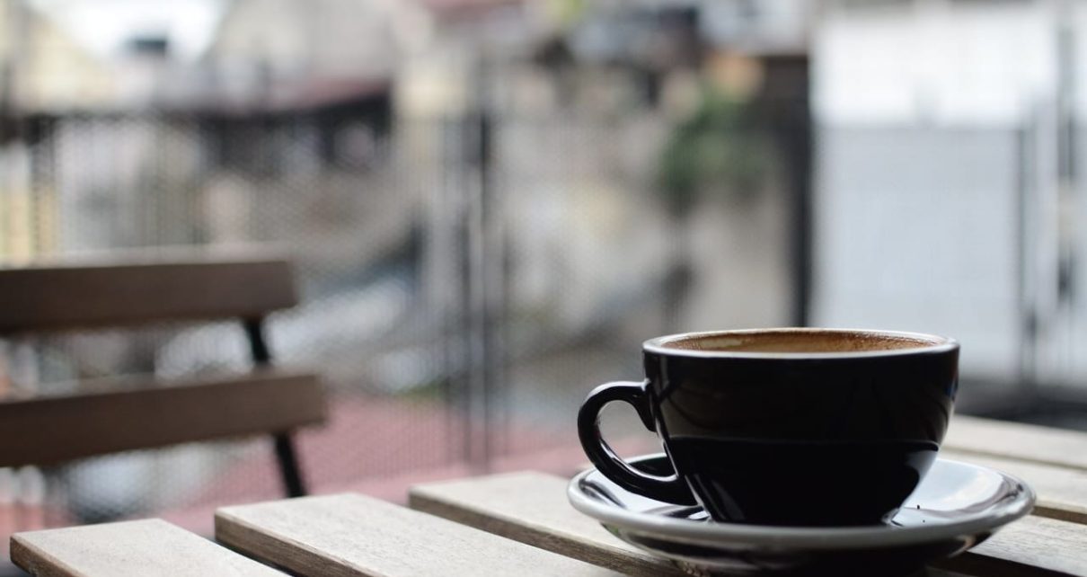 Tips Cepat Hilangkan Efek Kopi Agar Bisa Tidur Nyenyak