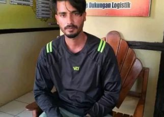 Asib Ali Bhore, pria asal India mengalami nasib pilu. Pria yang sedang dimabuk cinta ini, terbang dari negaranya untuk mengunjungi kekasihnya di Kabupaten Wajo, Sulawesi Selatan.