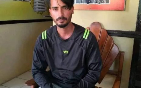Asib Ali Bhore, pria asal India mengalami nasib pilu. Pria yang sedang dimabuk cinta ini, terbang dari negaranya untuk mengunjungi kekasihnya di Kabupaten Wajo, Sulawesi Selatan.