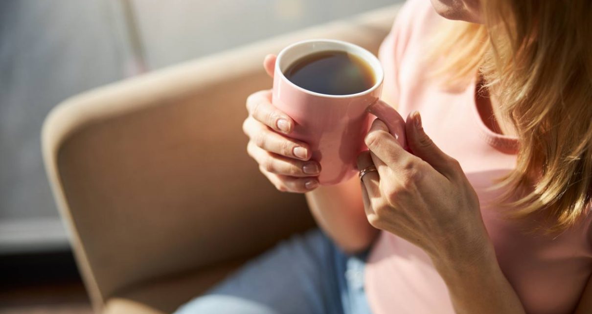Bikin Ardhito Pramono Pingsan, Seberapa Bahaya Minum Kopi Saat Perut Kosong?