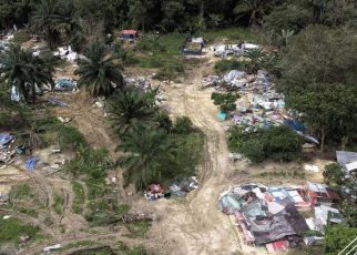 Viral, WNI Bangun Pemukiman Ilegal Di Tengah Hutan, Dihancurkan Aparat Malaysia