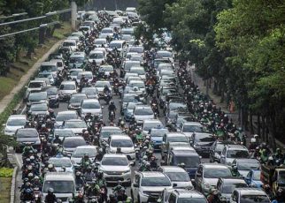 Kerja Hingga Kemacetan Bikin Kamu Duduk Lama, Waspadai Bahayanya