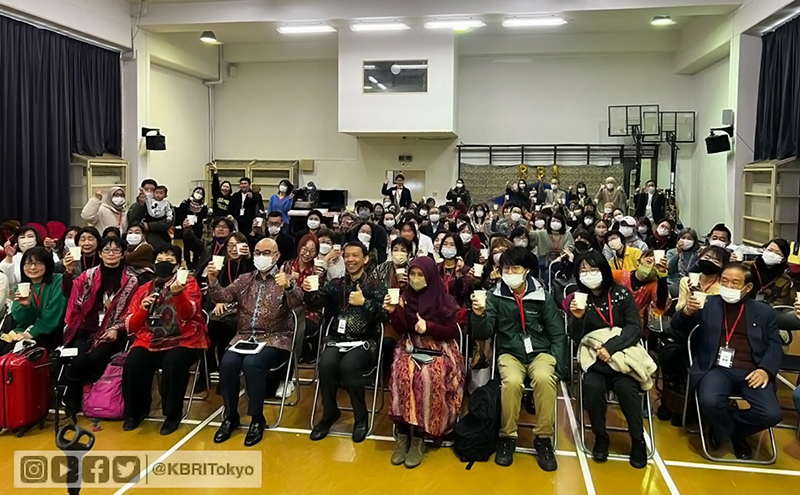 Warga Jepang yang hadir di acara RBI KBRI Tokyo ini nampak antusias menikmati suguhan berbagai rasa kopi Indonesia