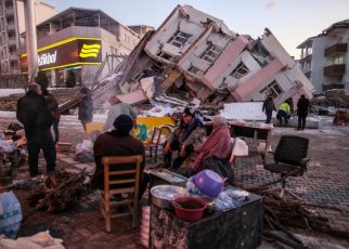 Fakta Dibalik Runtuh Banyak Gedung di Turki