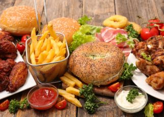Terpaksa Makan Fast Food? Coba Ikuti Tips Ini
