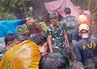 Tembus Hutan Belantara, Inilah Detik-detik Evakuasi Rombongan Kapolda Jambi