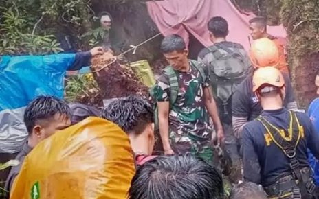 Tembus Hutan Belantara, Inilah Detik-detik Evakuasi Rombongan Kapolda Jambi