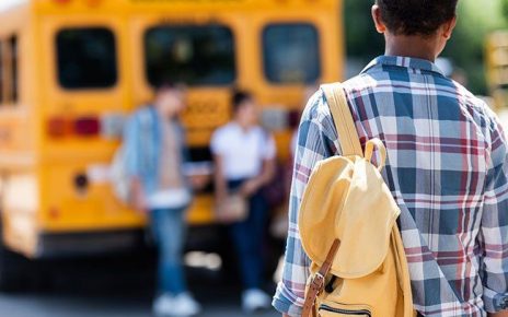 Bikin Pegal dan Nyeri, Ini Cara Tepat Gendong Ransel Berat