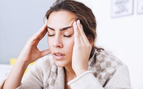 Cara Atasi Sakit Kepala Tanpa Obat Selama Puasa