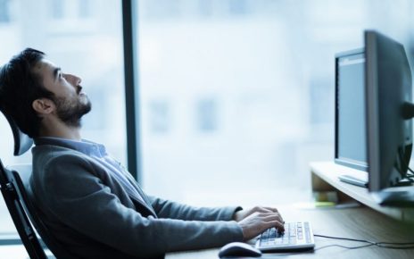 Sakit Punggung Saat Kerja Akibat Duduk Lama, Bagaimana Tips Mengatasinya