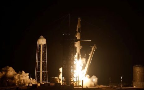 SpaceX Luncurkan Roket ke Stasiun Luar Angkasa Untuk Misi Penelitian