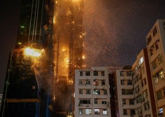 Gedung Pencakar Langit di Hong Kong Kebakaran, Ratusan Orang Dievakuasi