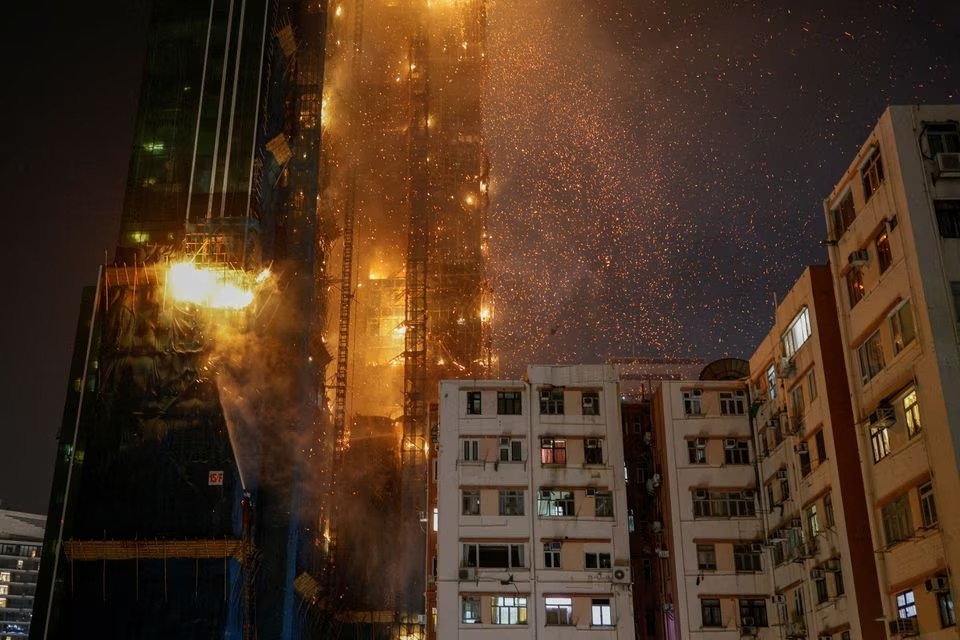 Gedung Pencakar Langit di Hong Kong Kebakaran, Ratusan Orang Dievakuasi