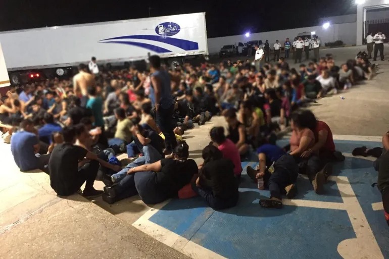 Lebih dari 100 remaja dari Guatemala telah dipulangkan kemabli setelah mereka ditemukan di dalam trailer truk di Meksiko, Kamis (9/3).