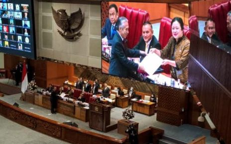 Sah! Perppu Cipta Kerja Resmi Jadi UU, Dua Fraksi Menolak