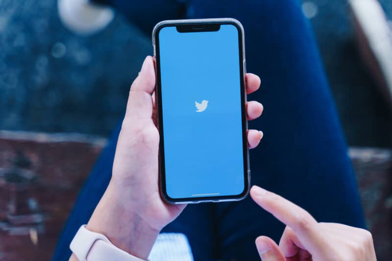 Mulai Bulan Depan, Baca Artikel di Twitter Harus Bayar