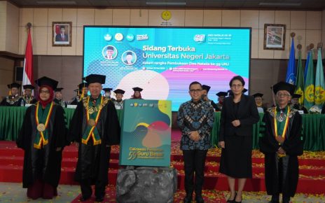 UNJ Luncurkan Buku 59 Pemikiran Tentang Pendidikan di Acara Dies Natalis