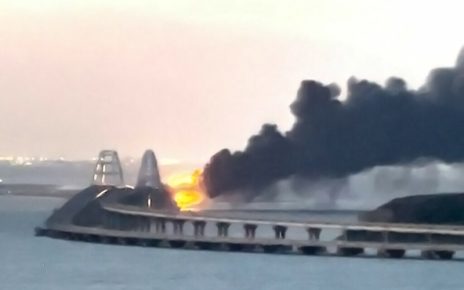 Depot Bahan Bakar Rusia Terbakar di Dekat Jembatan Vital Krimea