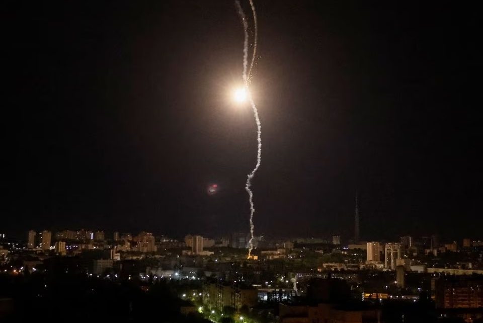Ukraina Klaim Hentikan Seluruh Rudal Hipersonik Rusia Semalaman