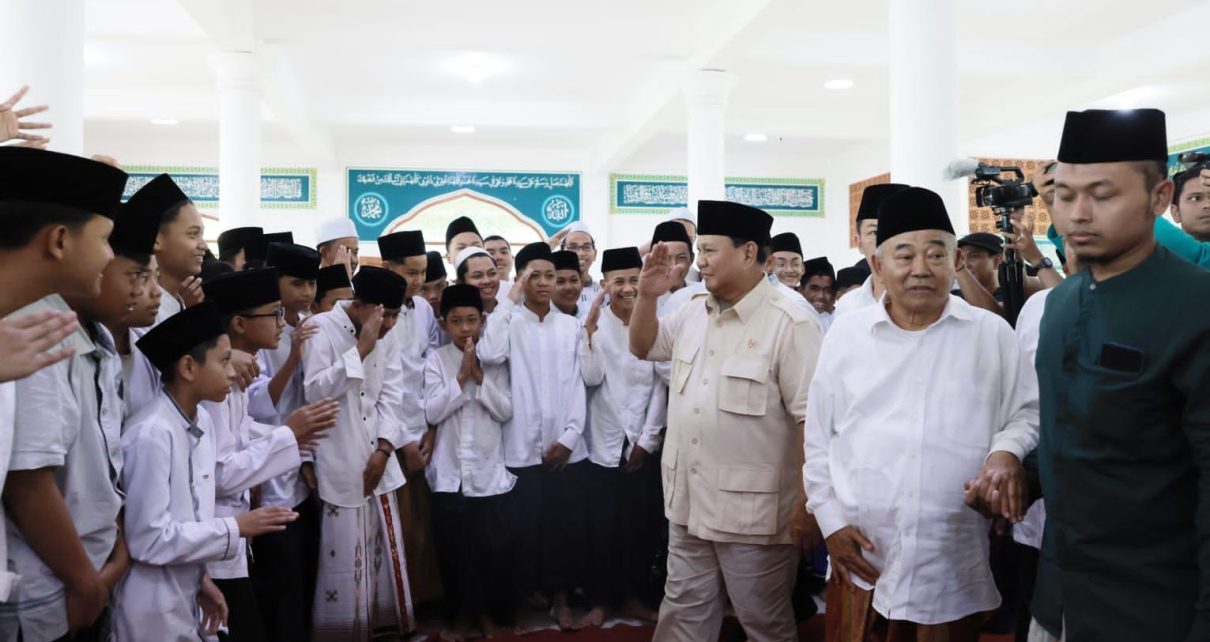 Silaturahmi Dengan Kyai dan Santri, Prabowo Kunjungi Ponpes Amanatul Ummah