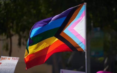 Malaysia Sita Jam Tangan LGBT