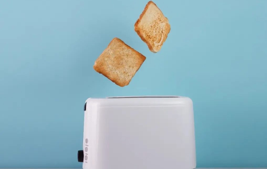 Charles Strite Patenkan Alat Pemanggang Roti Otomatis