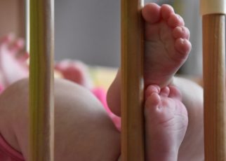 Kenali Gejala Kematian Bayi Mendadak dan Cara Mencegahnya