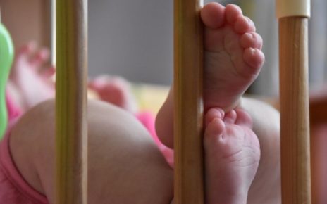 Kenali Gejala Kematian Bayi Mendadak dan Cara Mencegahnya