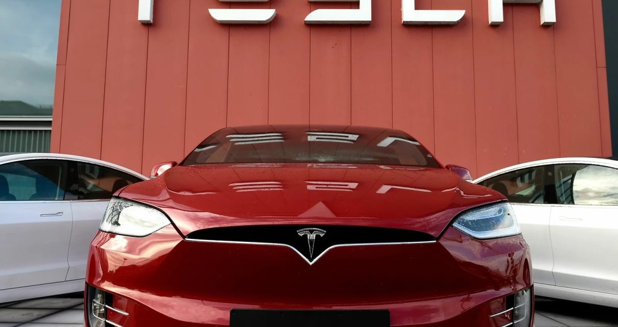 Dampak Dokumen Bocor Saham Tesla Menurun