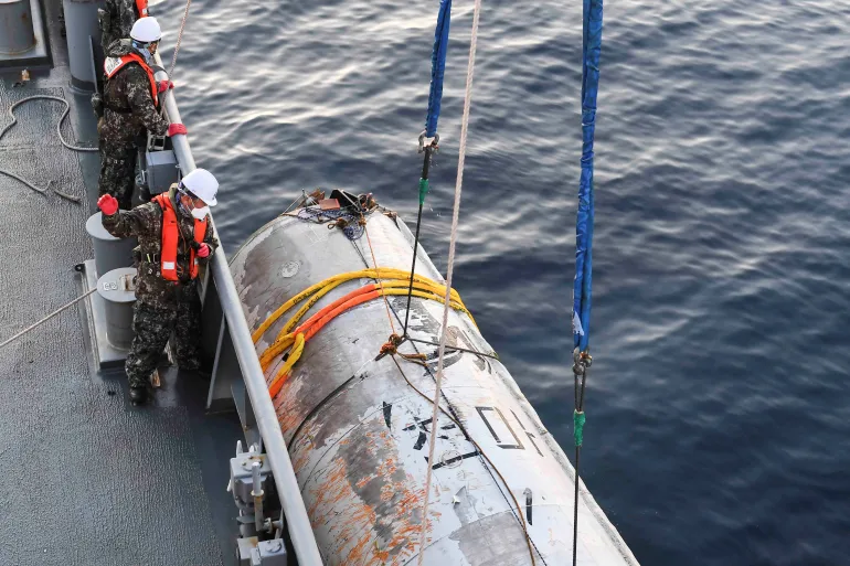 Korea Selatan Angkut Rongsokan Satelit Korut dari Laut