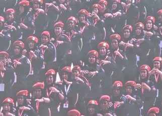 Menggetarkan! Satgas Cakra Buana PDI Perjuangan Kompak Masuk dan Berbaris Rapi di GBK Jakarta