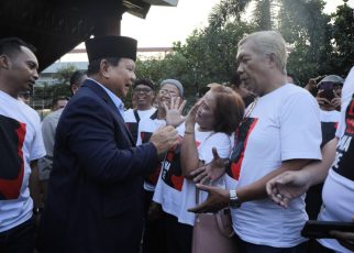 Prabowo Tiba di Solo Disambut Relawan Bolone Mase dan Gibran