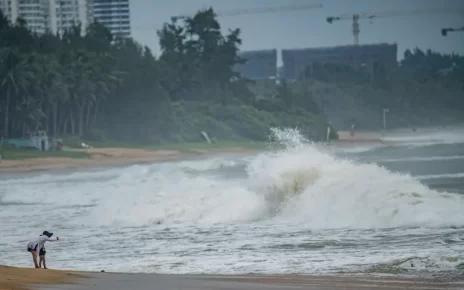 Badai Topan Talim Hantam Tiongkok dan Vietnam, Puluhan Ribu Dievakuasi