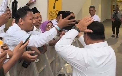 Peci Hitam dari Prabowo, Relawan Cak Imin: Hadiah untuk Istri