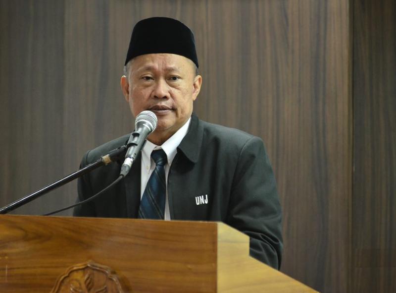 Prof. Komarudin