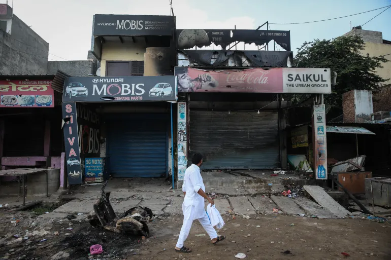 Masjid Dibakar Buntut Kericuhan Antar Agama di India