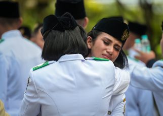 Polemik paskibaraka harus lepas jilbab.
