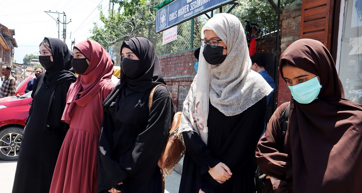 Prancis Larang Penggunaan Abaya di Sekolahnya