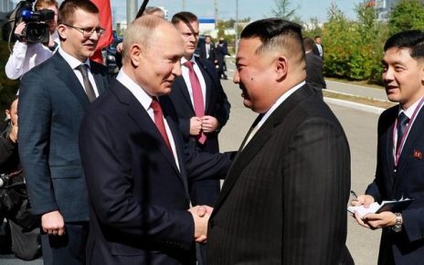 Pakar Internasional Sebut Negara Barat Sulit Hentikan Kerja Sama Korea Utara–Rusia