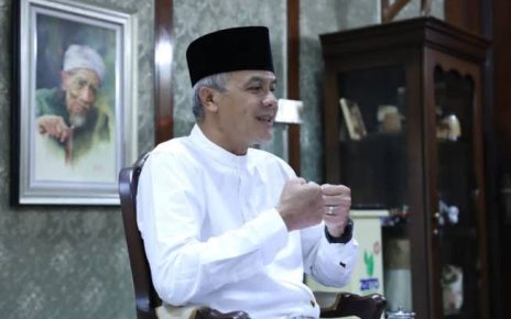 Ganjar Ingatkan Pentingnya Spiritual dan Mental di Acara Maulid Nabi SAW