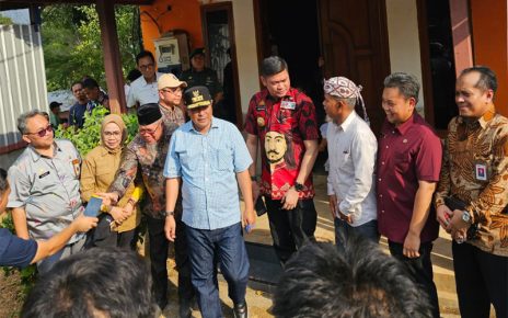 Jaga Inflasi dan Stunting PJ Gubernur Sulsel Tinjau Sentra Telor Ayam Gowa
